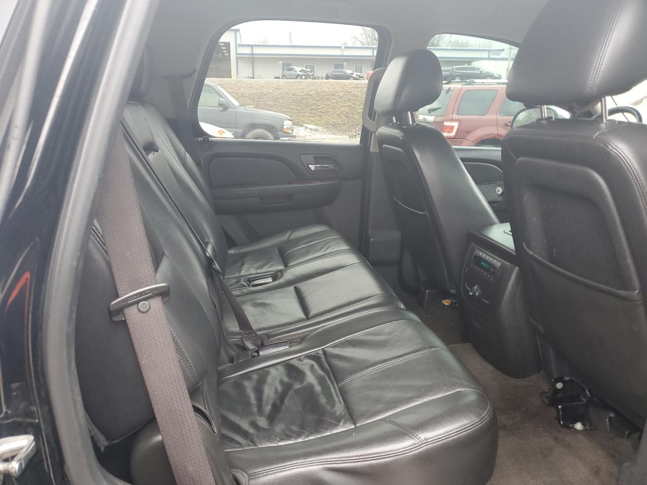 2013 GMC Yukon - Image 12