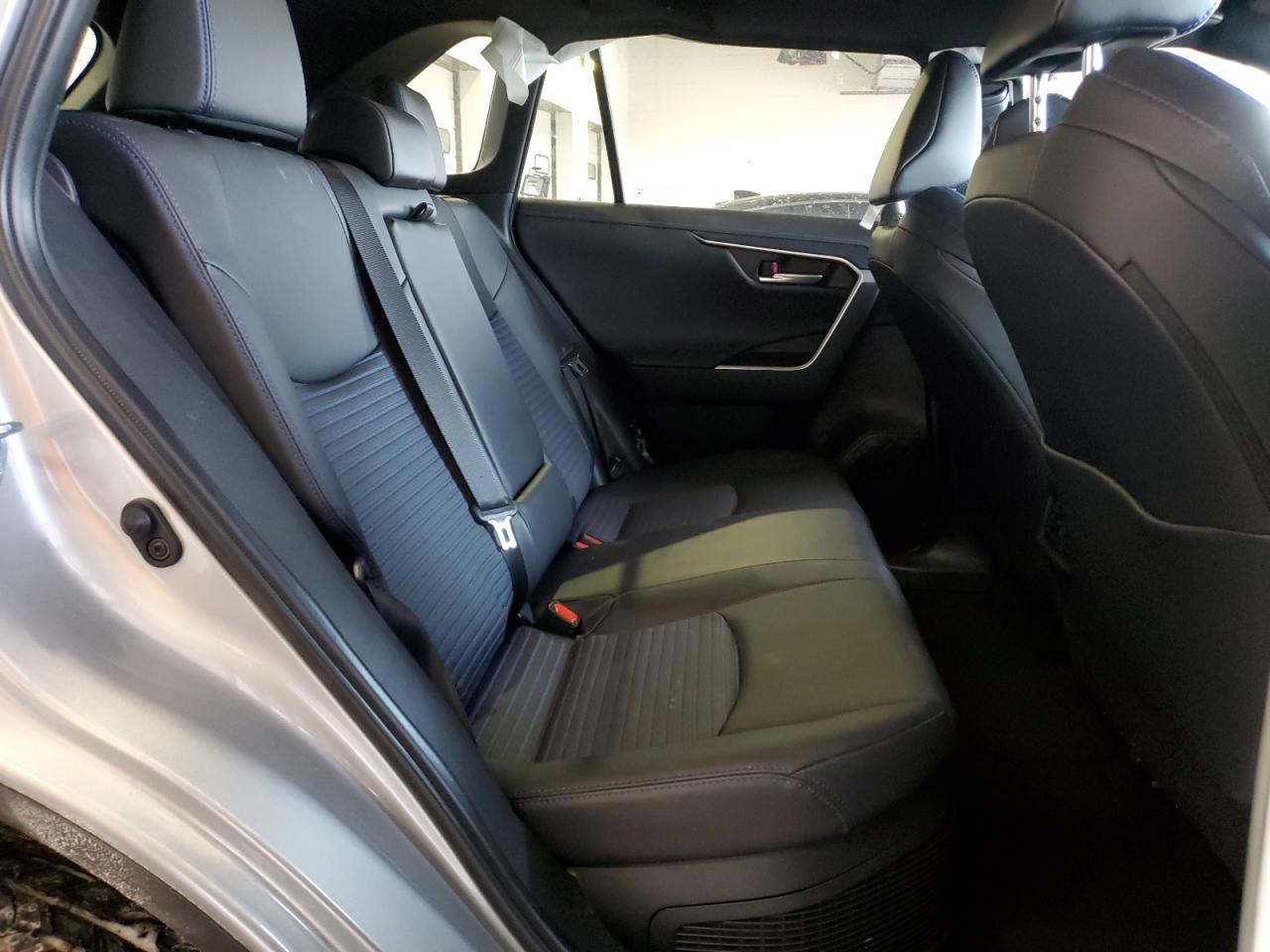 2024 Toyota RAV 4 - Image 11