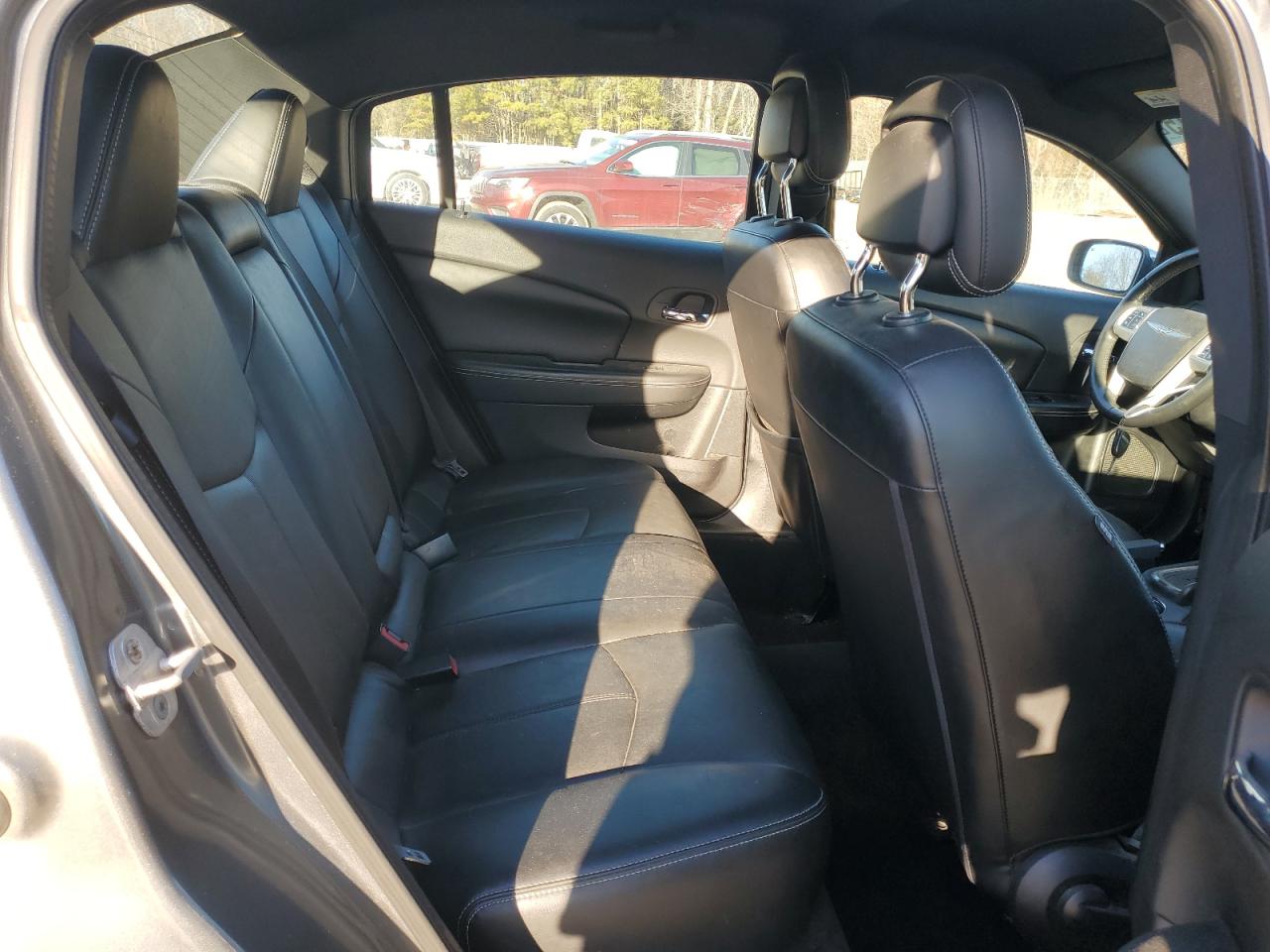 2011 Chrysler 200 - Image 10