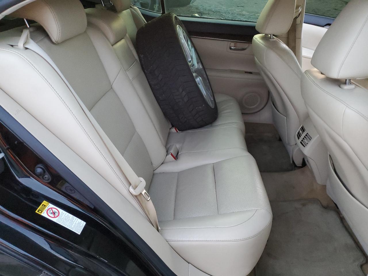 2013 Lexus ES - Image 10