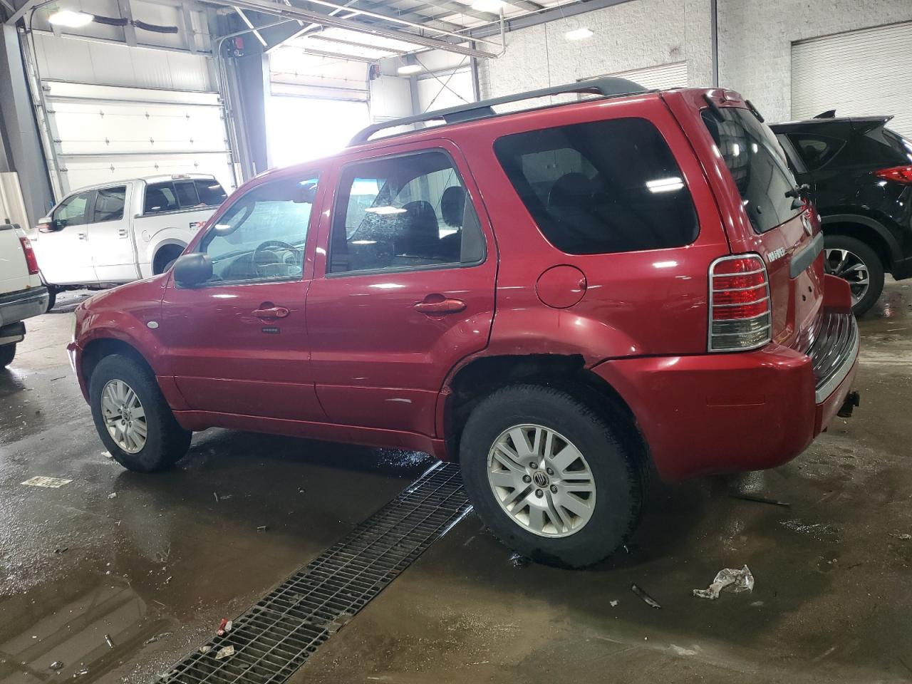 2007 Mercury Mariner - Image 2