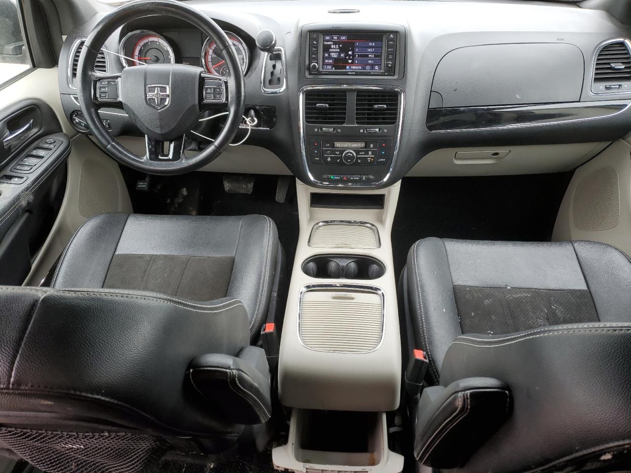 2020 Dodge Caravan - Image 8