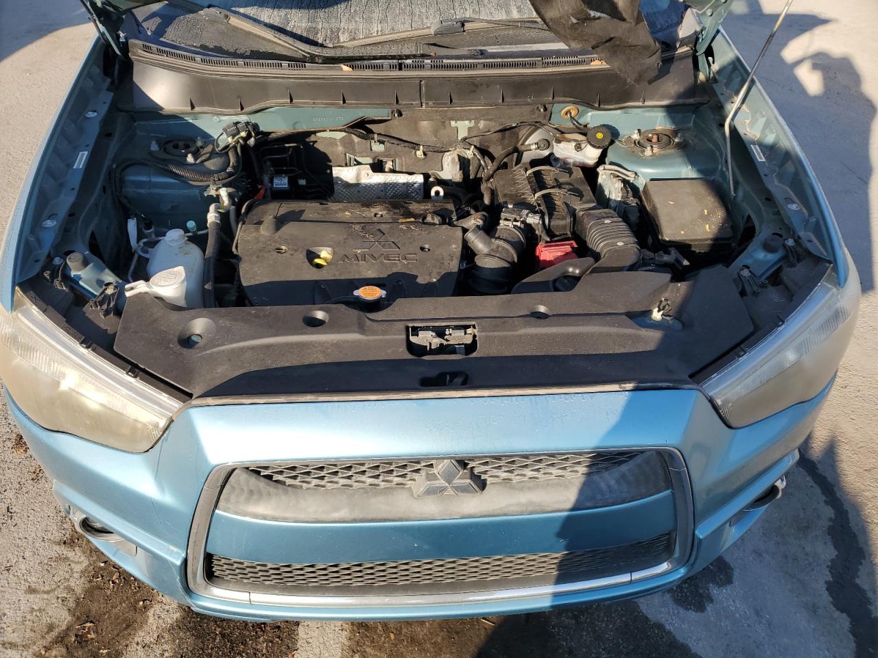 2011 Mitsubishi Outlander - Image 12
