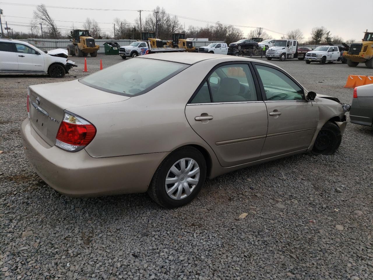 2005 Toyota Camry - Image 3
