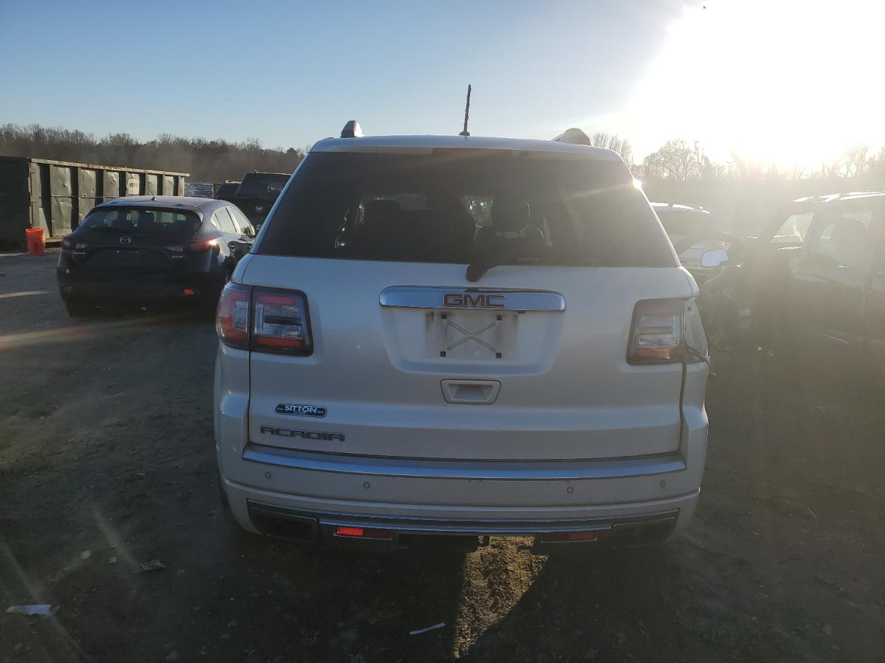 2015 GMC Acadia - Image 6