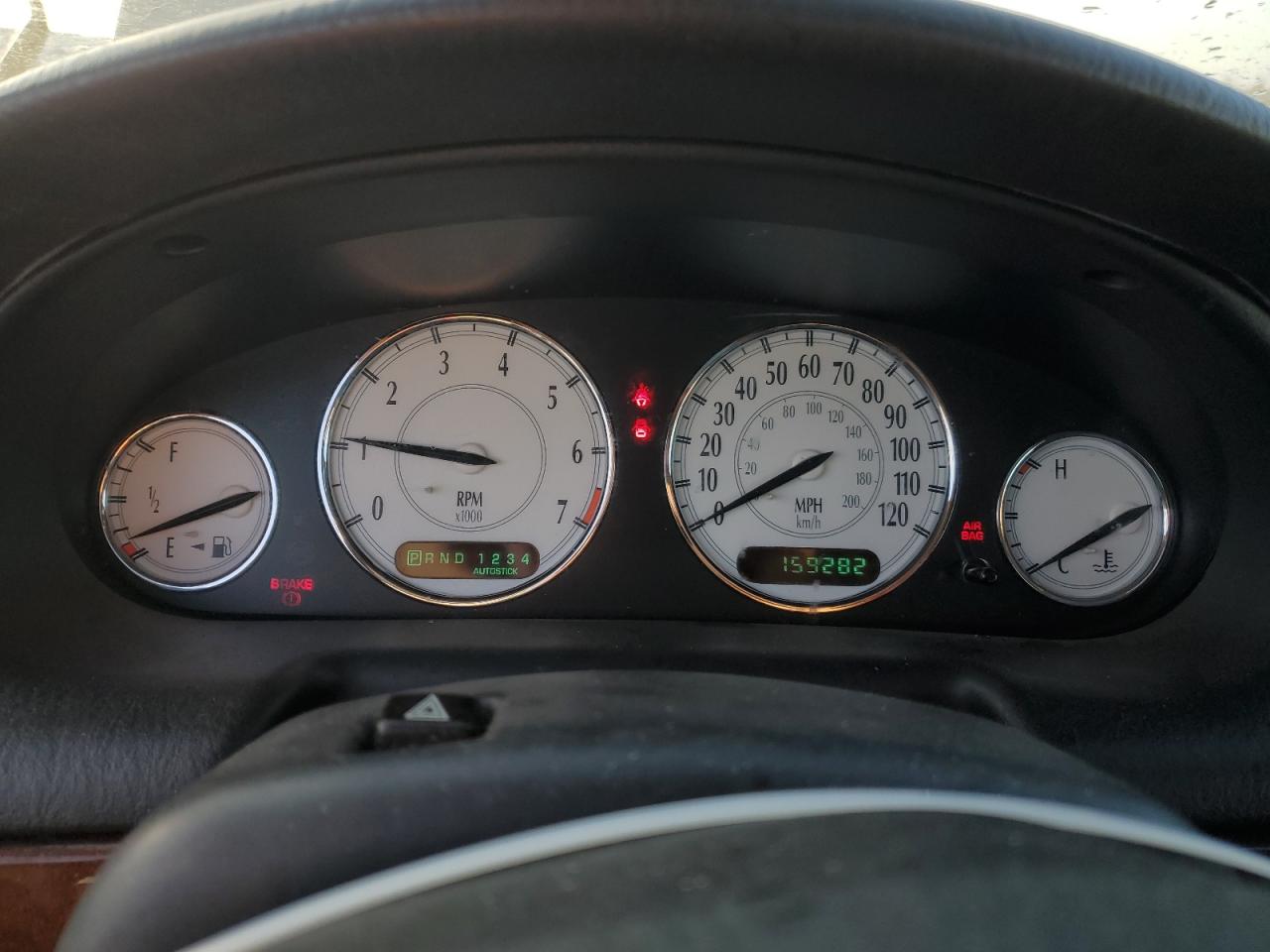 2002 Chrysler 300 - Image 9