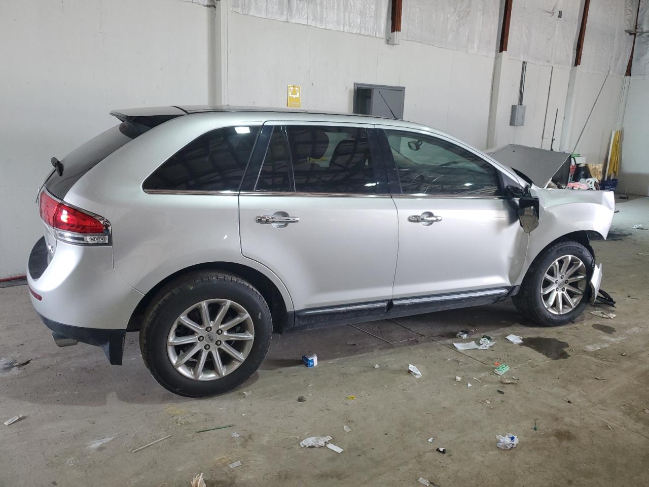 2013 Lincoln MKX - Image 3