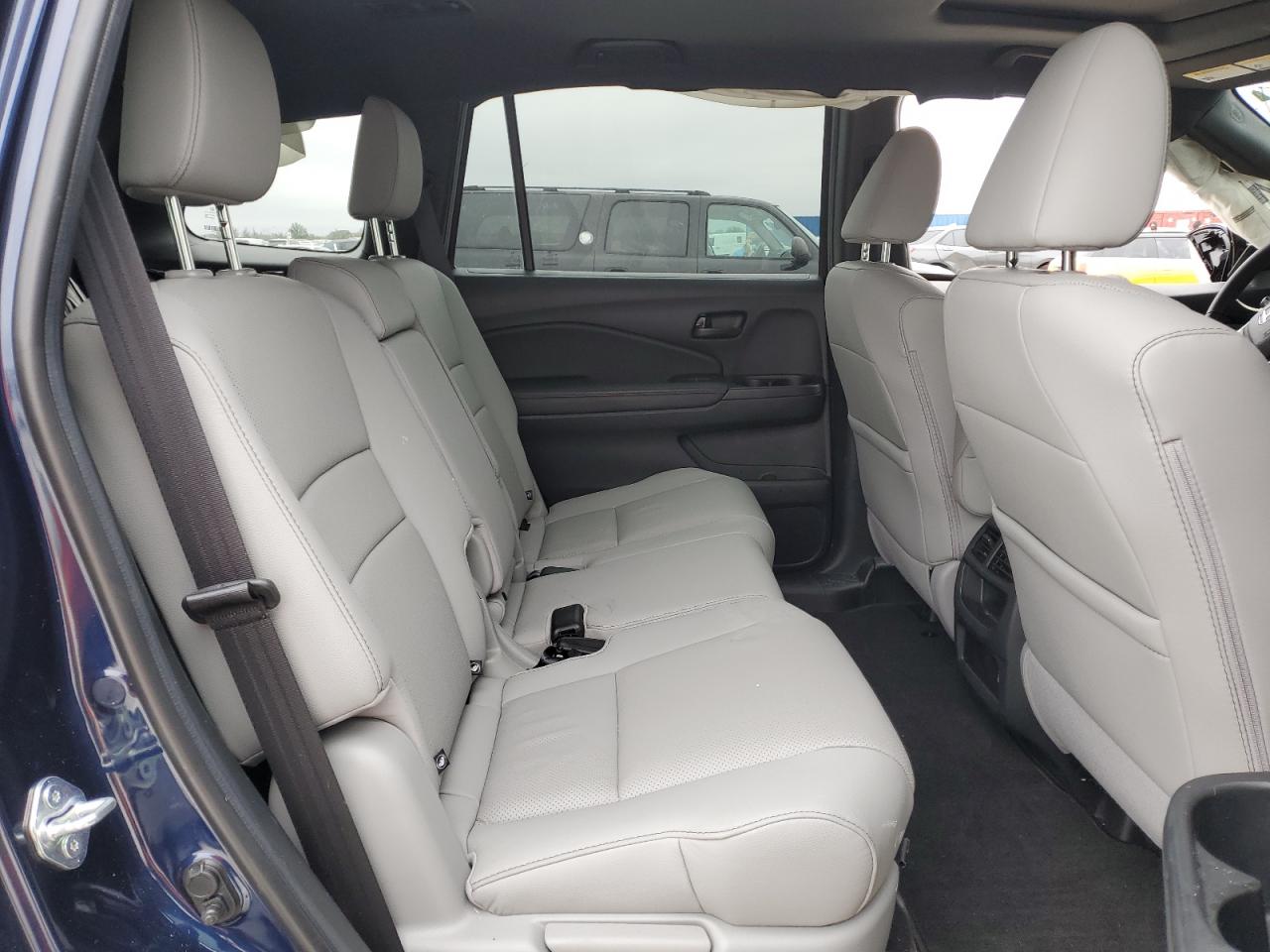 2022 Honda Passport - Image 11