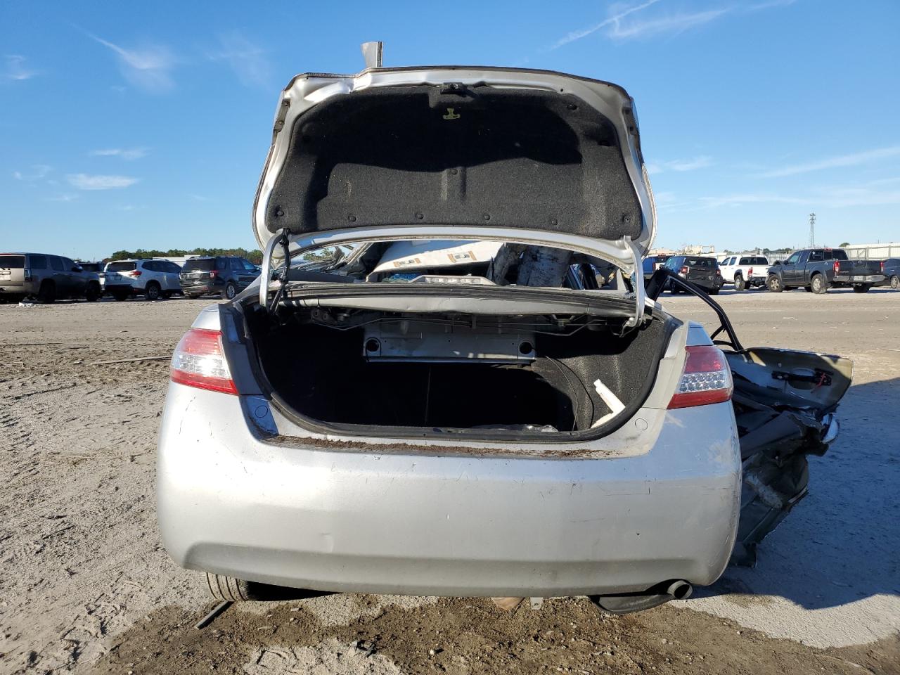 2011 Toyota Camry - Image 6