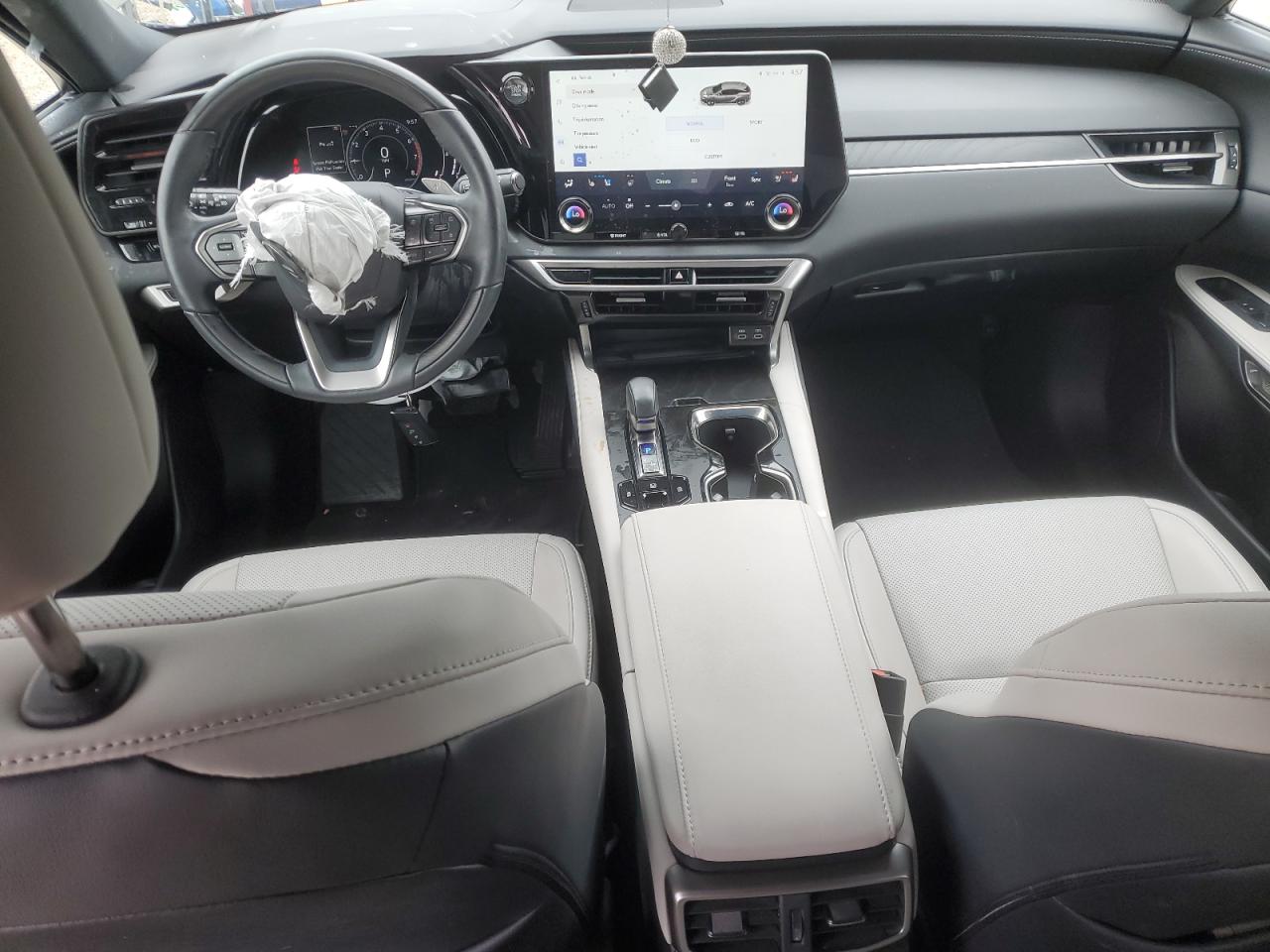 2023 Lexus RX - Image 8