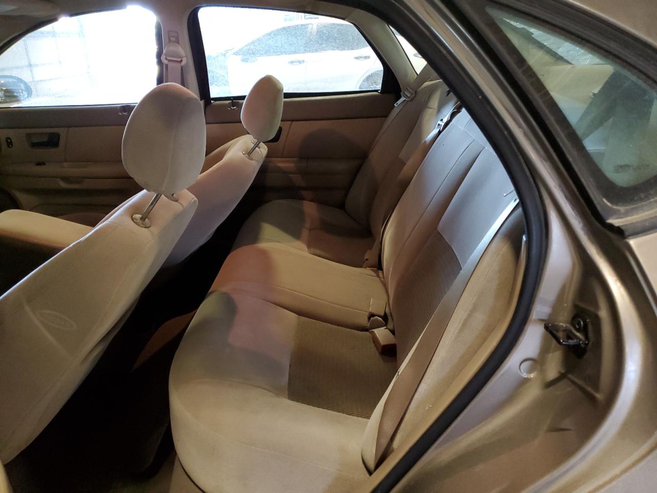 2006 Ford Taurus - Image 10