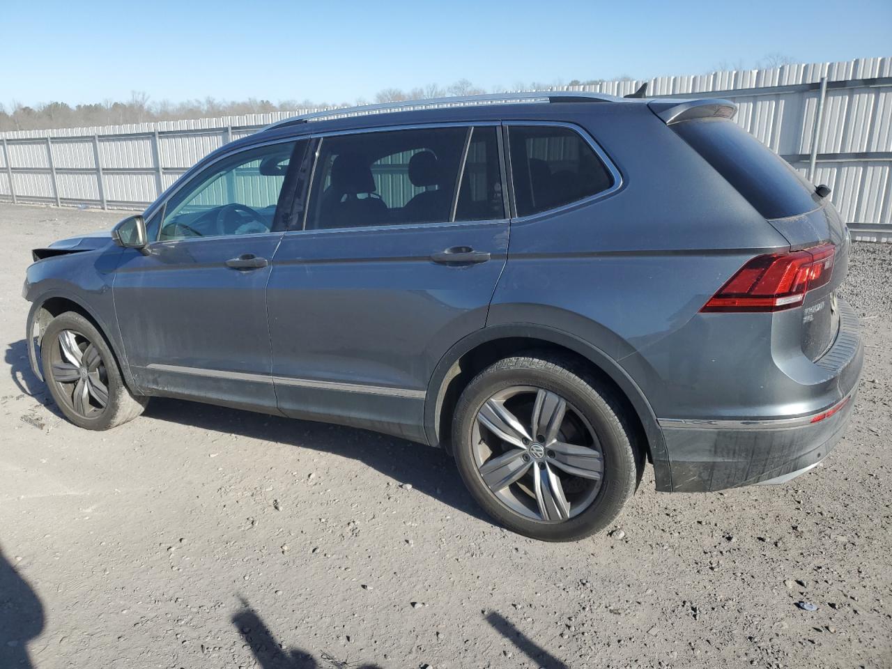2019 Volkswagen Tiguan - Image 2