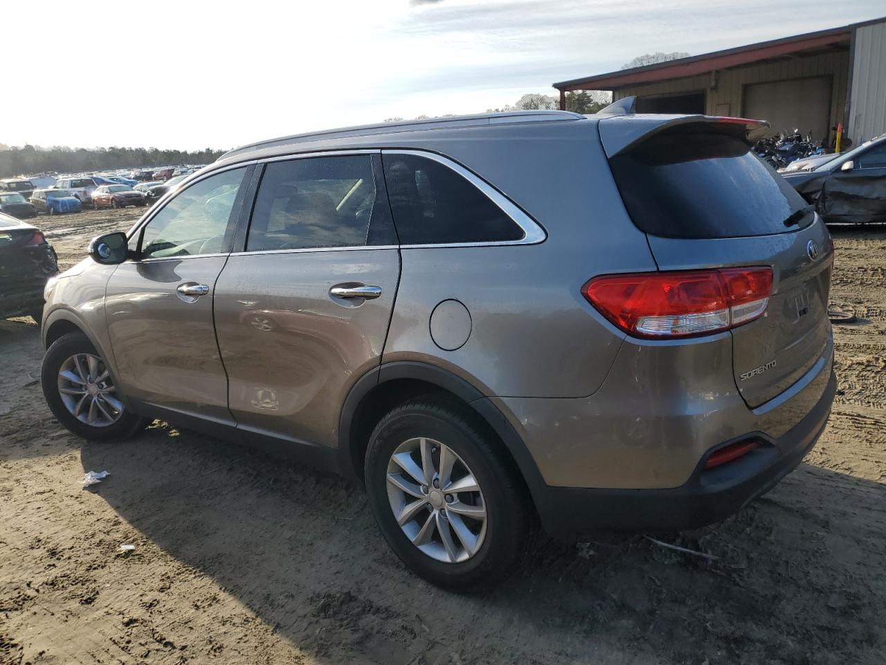 2016 Kia Sorento - Image 2
