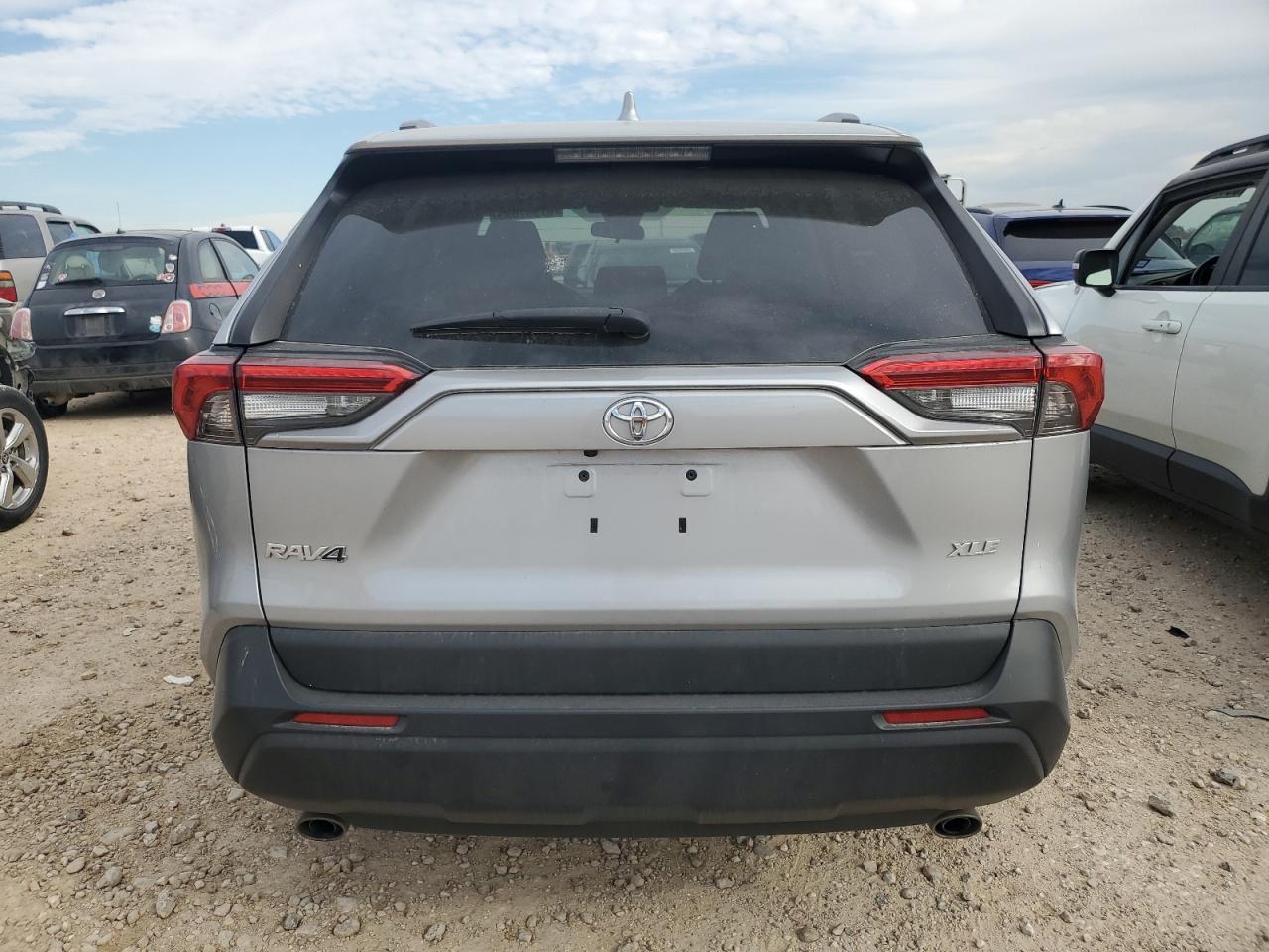 2020 Toyota RAV 4 - Image 6