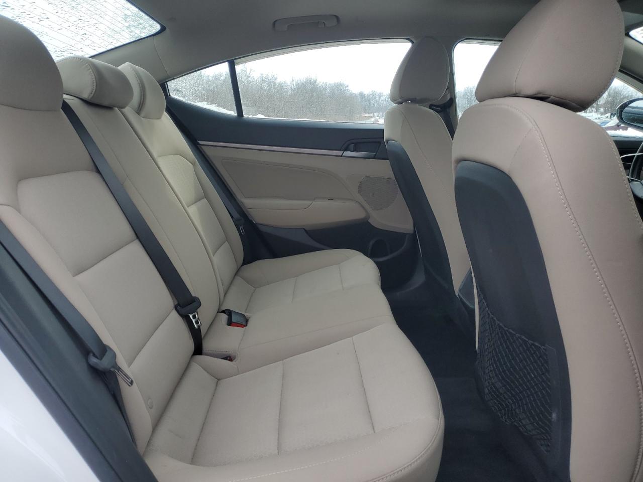 2018 Hyundai Elantra - Image 11