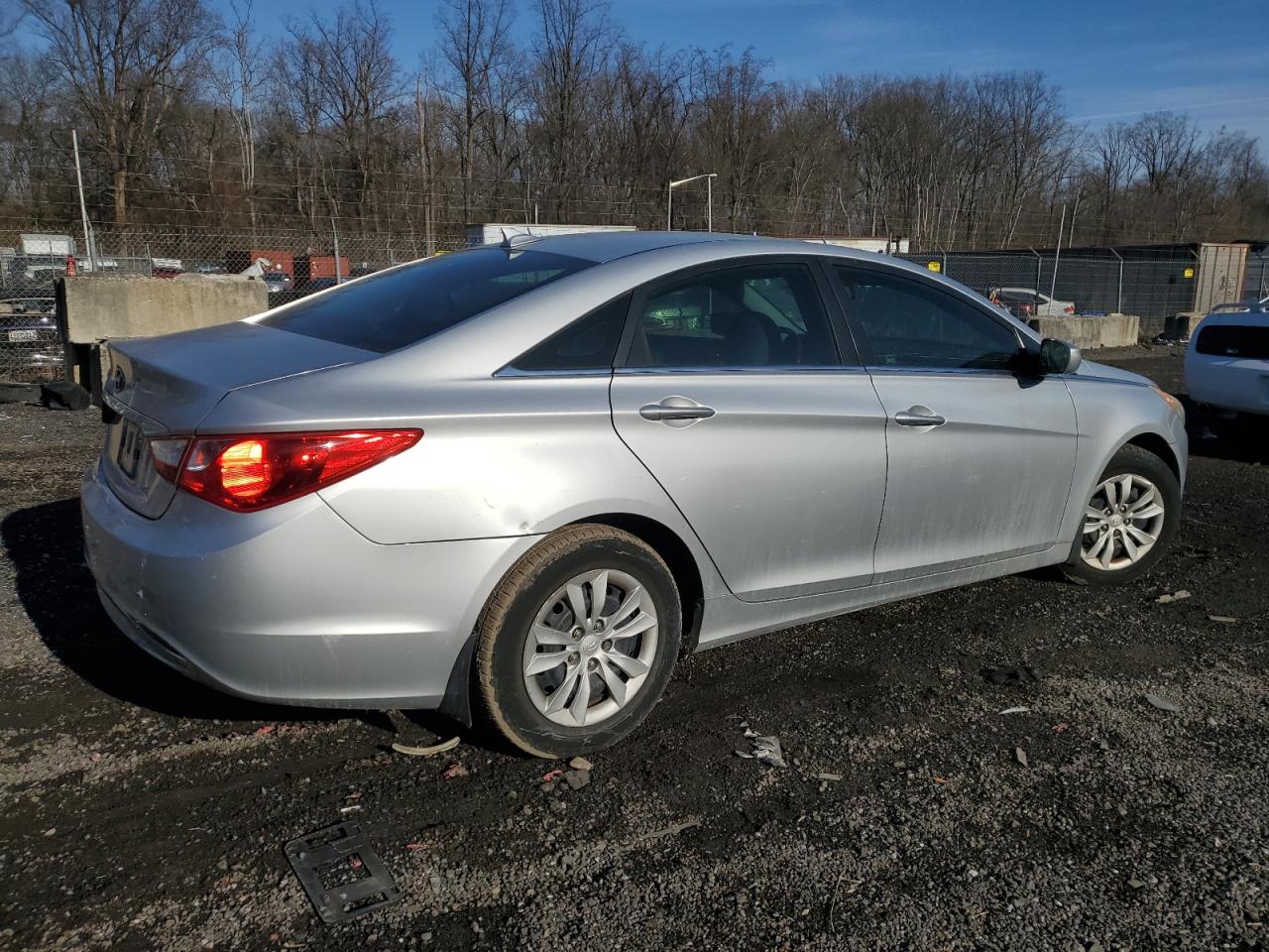 2012 Hyundai Sonata - Image 3