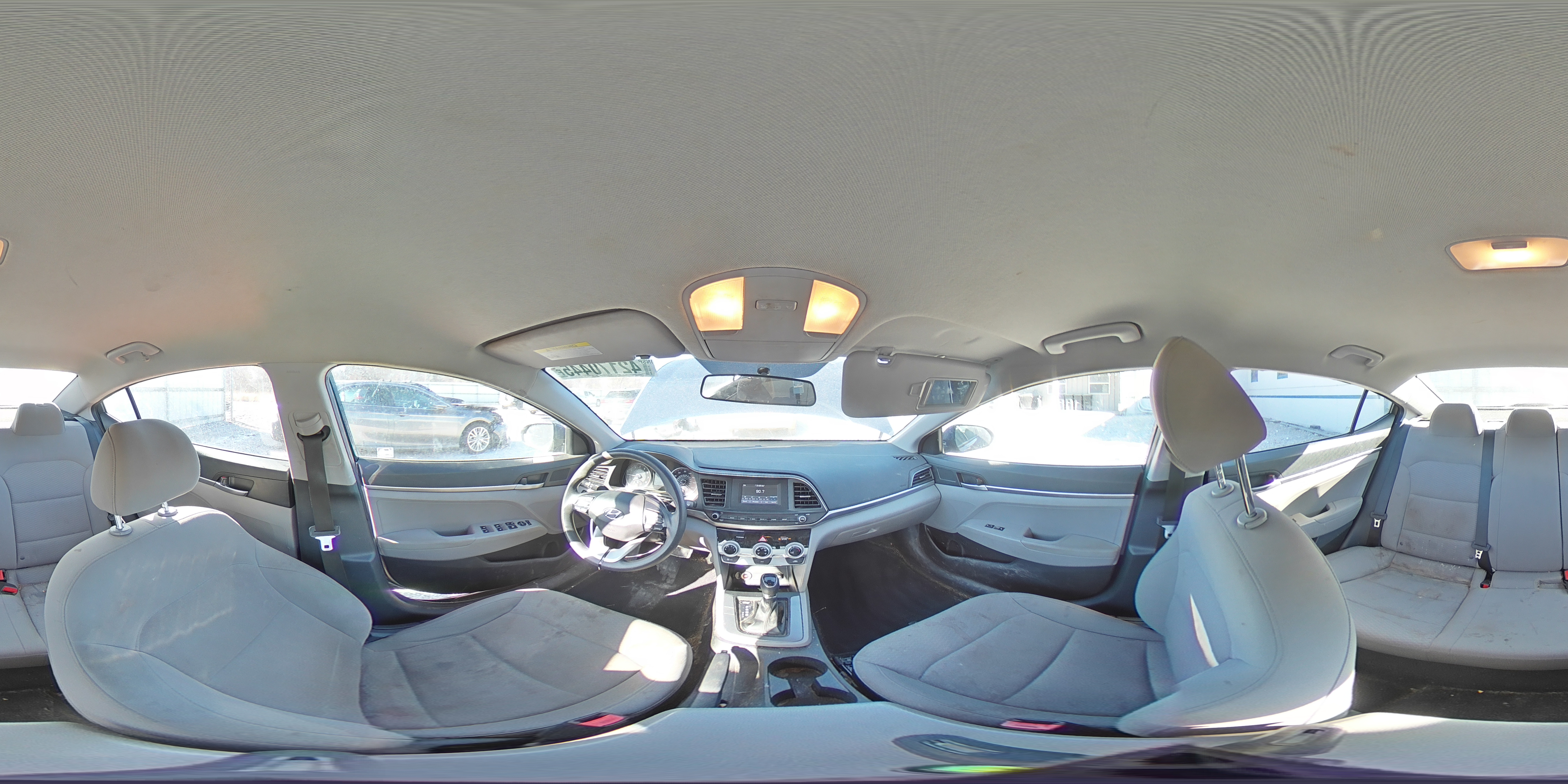 2019 Hyundai Elantra - Image 13