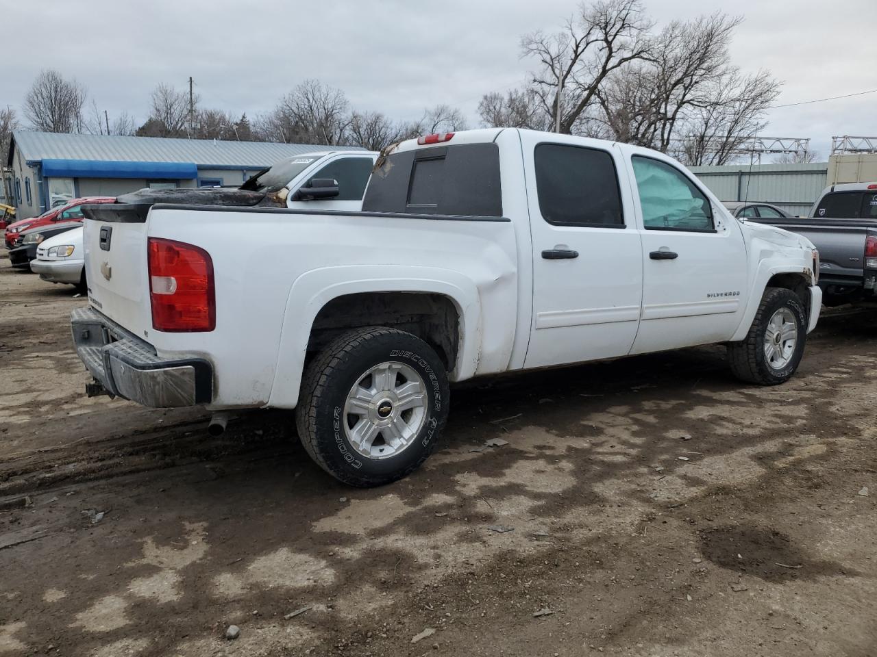 2011 Chevrolet Silverado - Image 3
