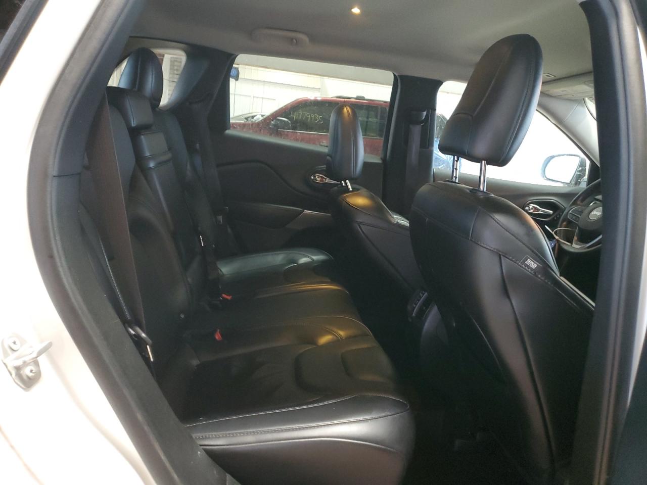 2019 Jeep Grand Cherokee - Image 11