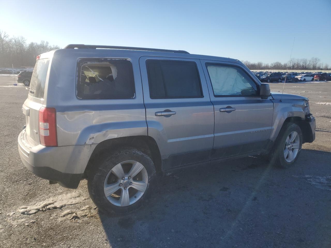 2015 Jeep Liberty (Patriot) - Image 3