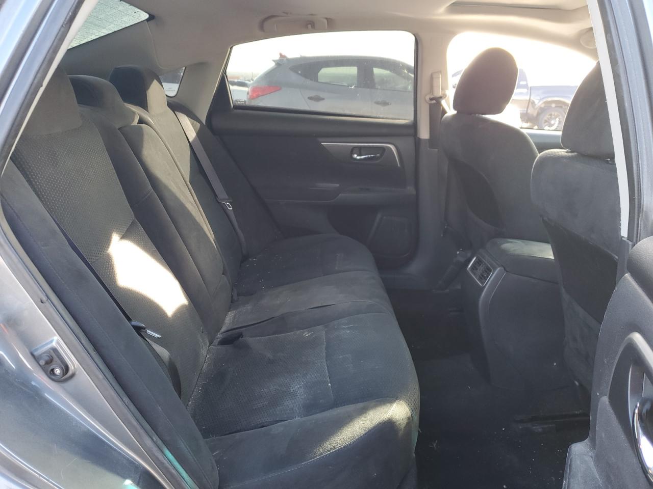 2015 Nissan Altima - Image 10