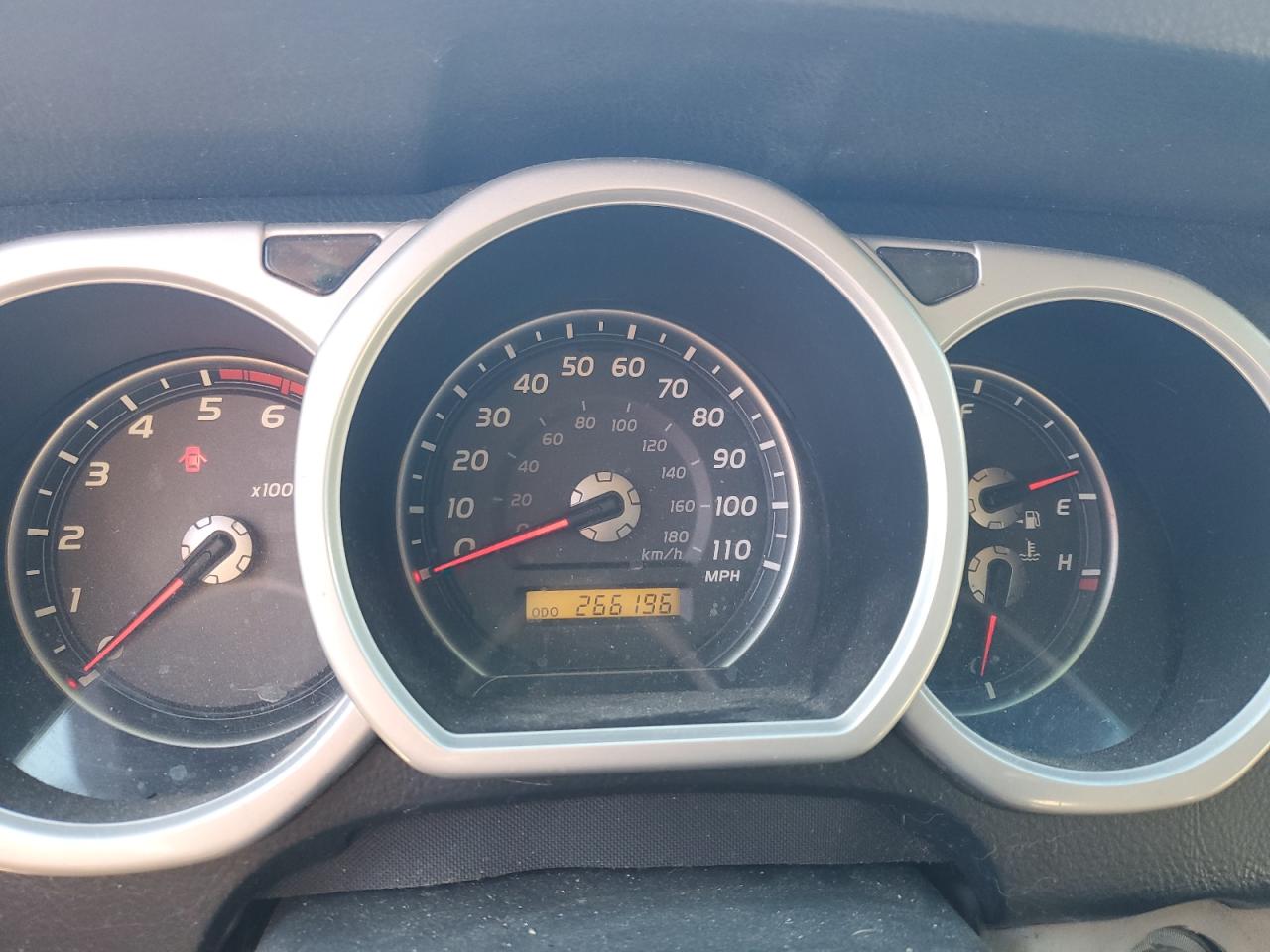 2003 Toyota 4Runner - Image 9