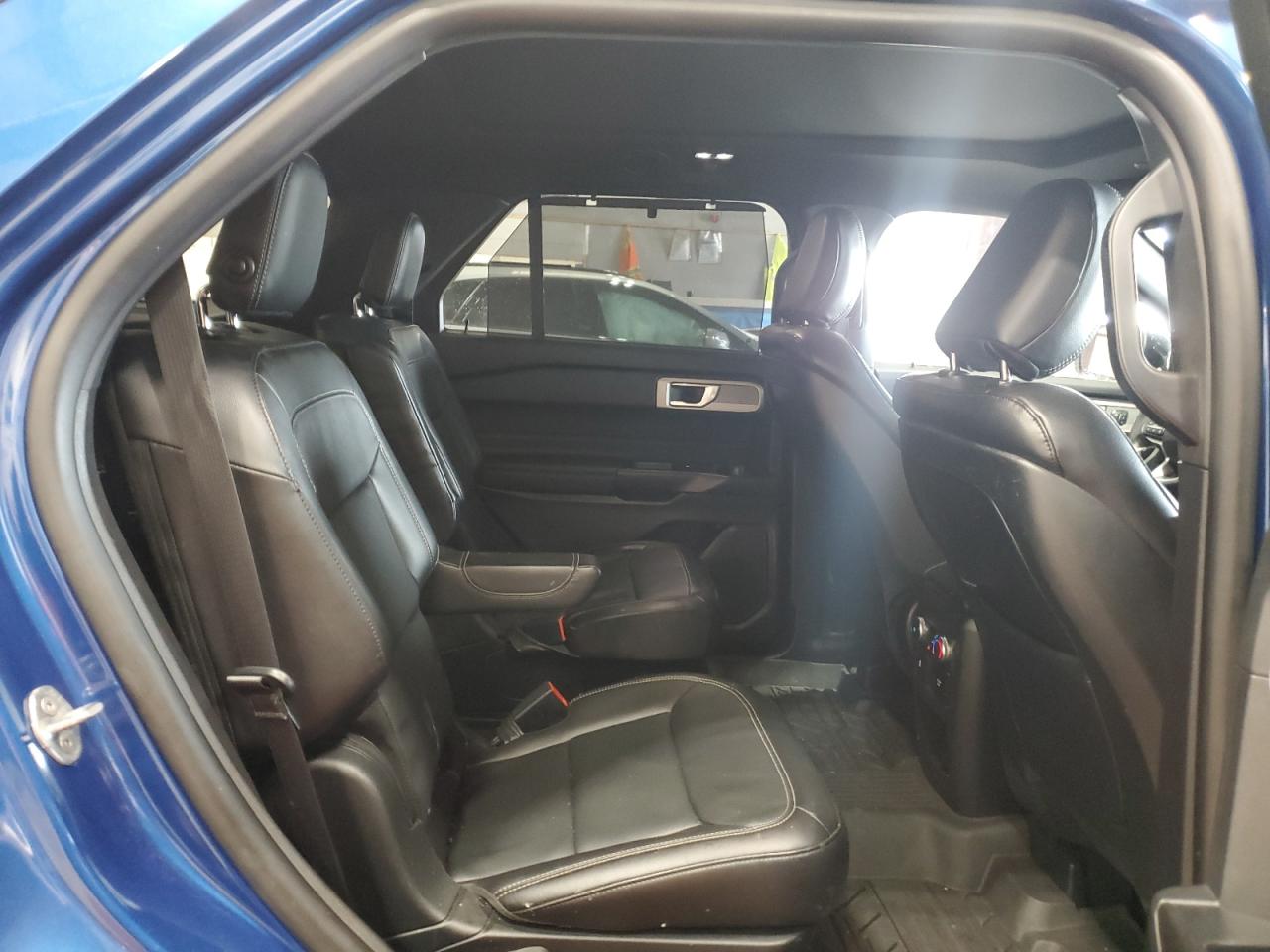 2020 Ford Explorer - Image 11
