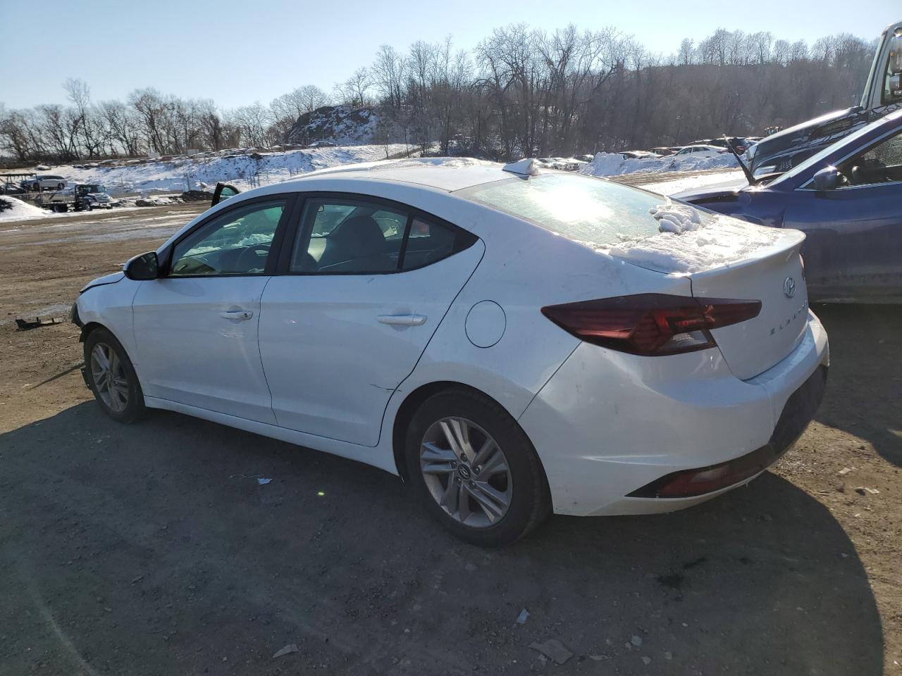 2019 Hyundai Elantra - Image 2