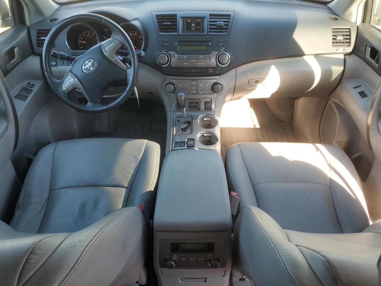 2010 Toyota Highlander - Image 8