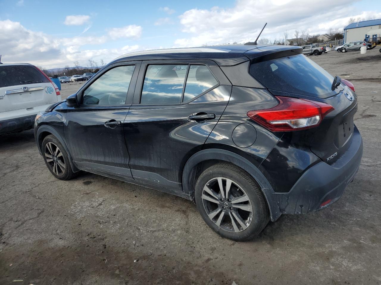 2018 Nissan Kicks - Image 2