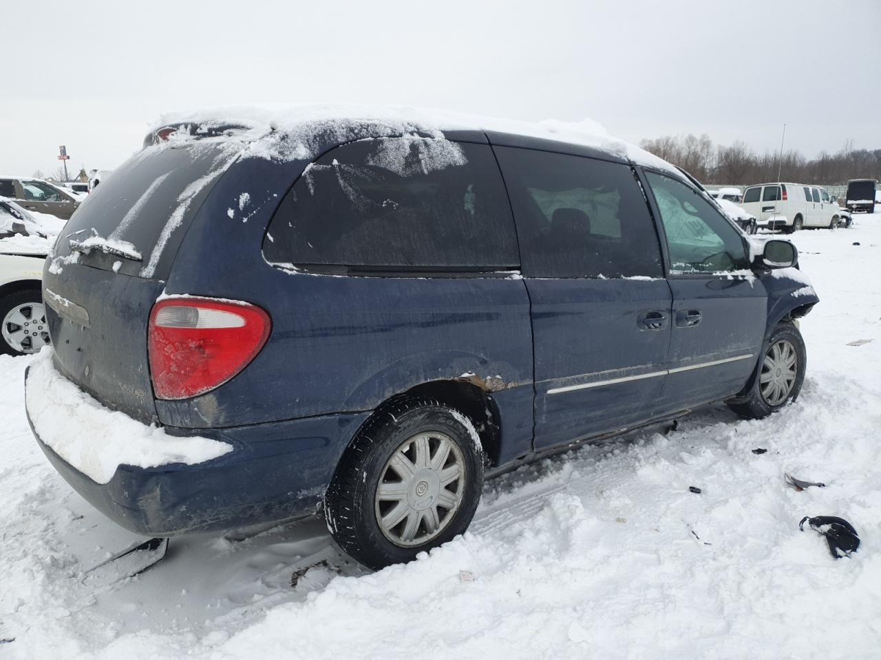 2004 Chrysler Town & Country - Image 3
