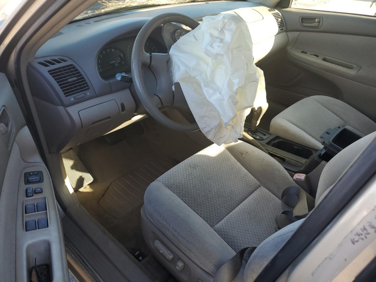 2004 Toyota Camry - Image 8