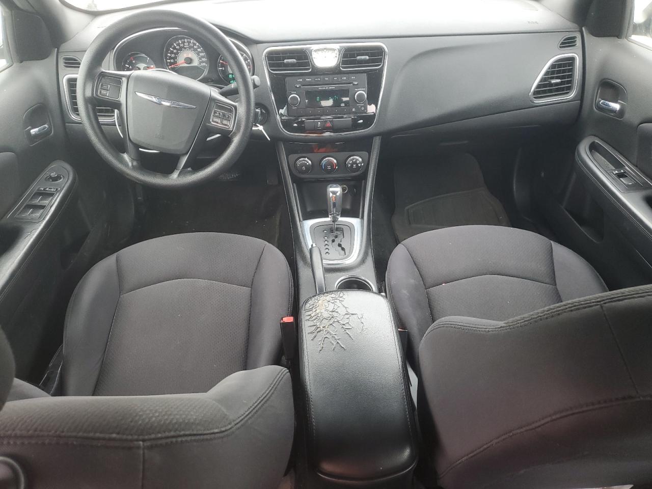 2014 Chrysler 200 - Image 8