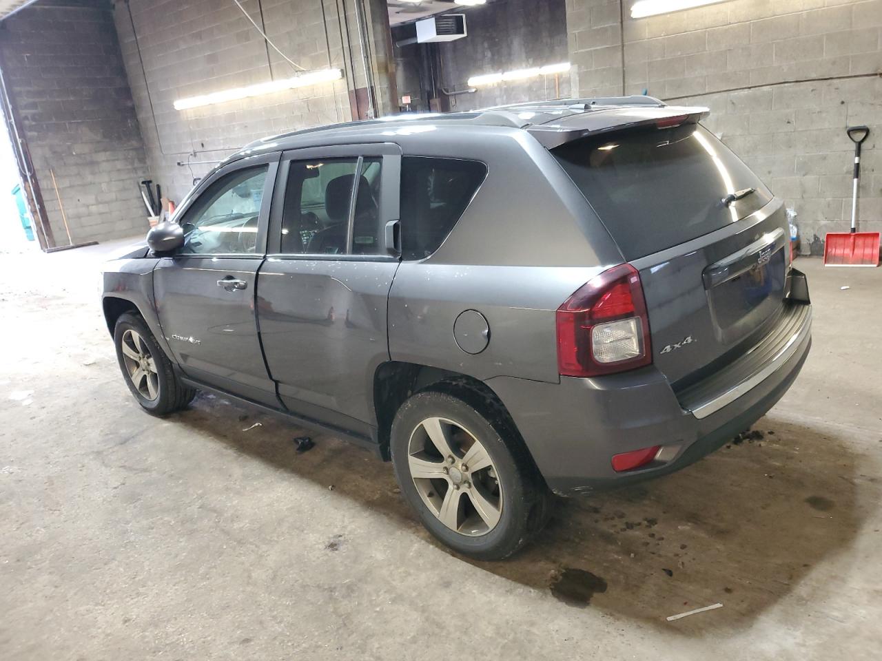 1C4NJDEB3HD192667 2017 JEEP COMPASS - Image 2