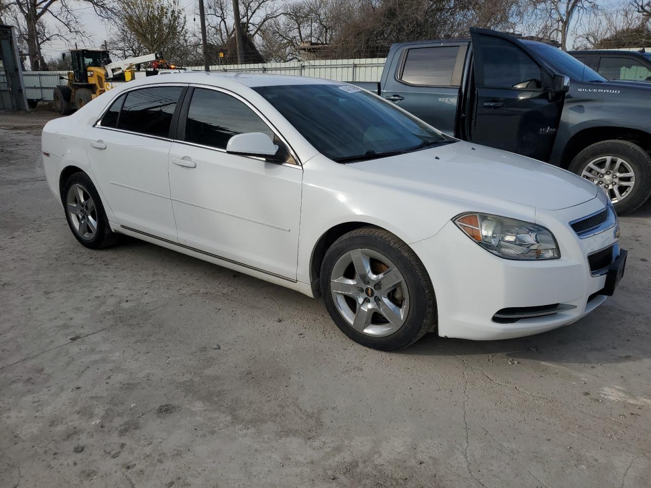 2010 Chevrolet Malibu - Image 4