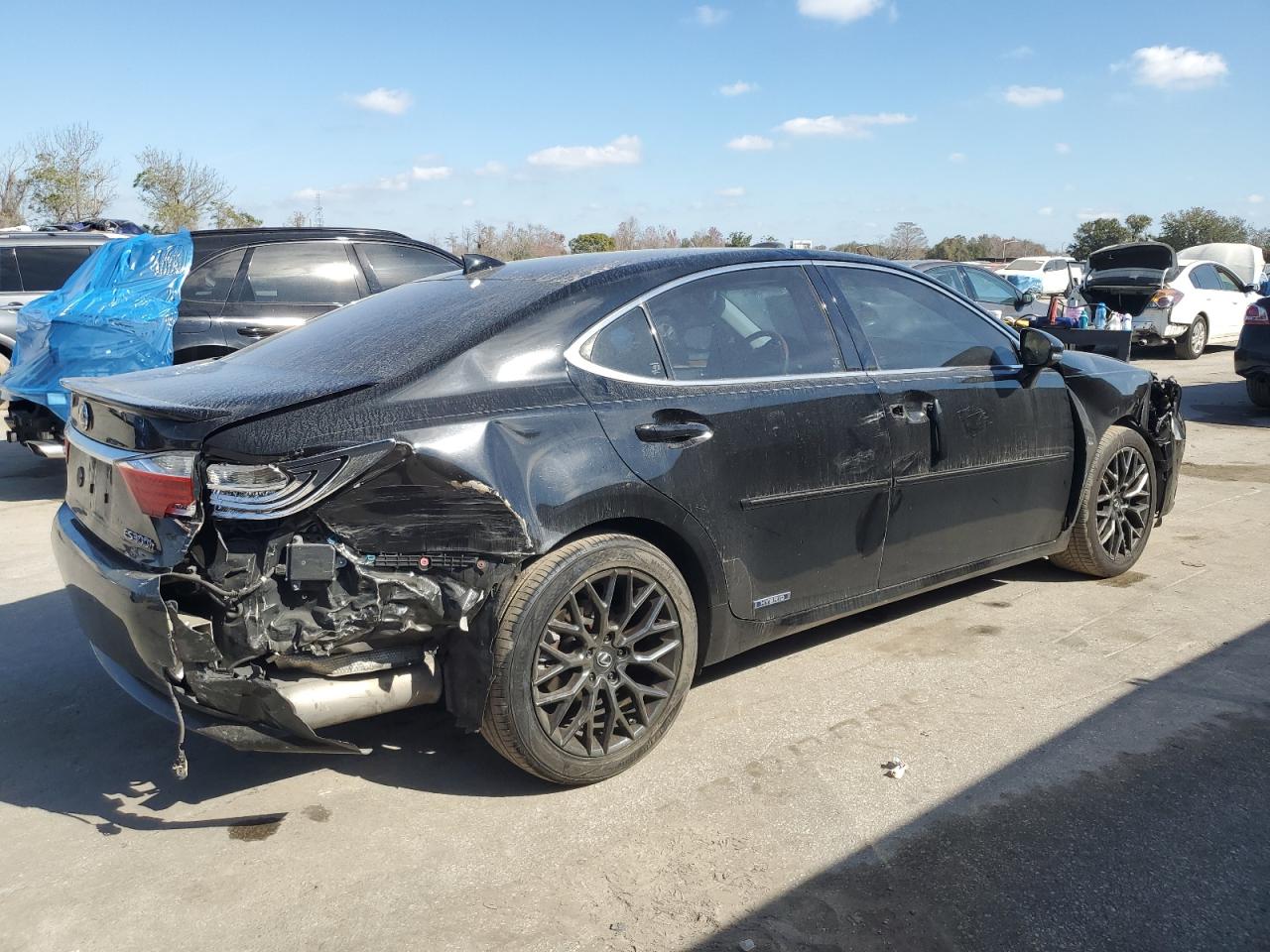 2015 Lexus ES - Image 3
