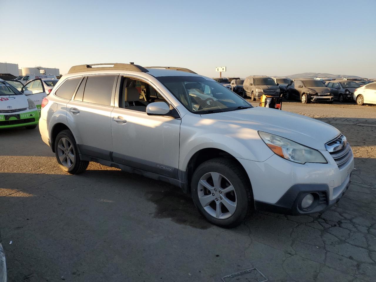 2014 Subaru Outback - Image 4