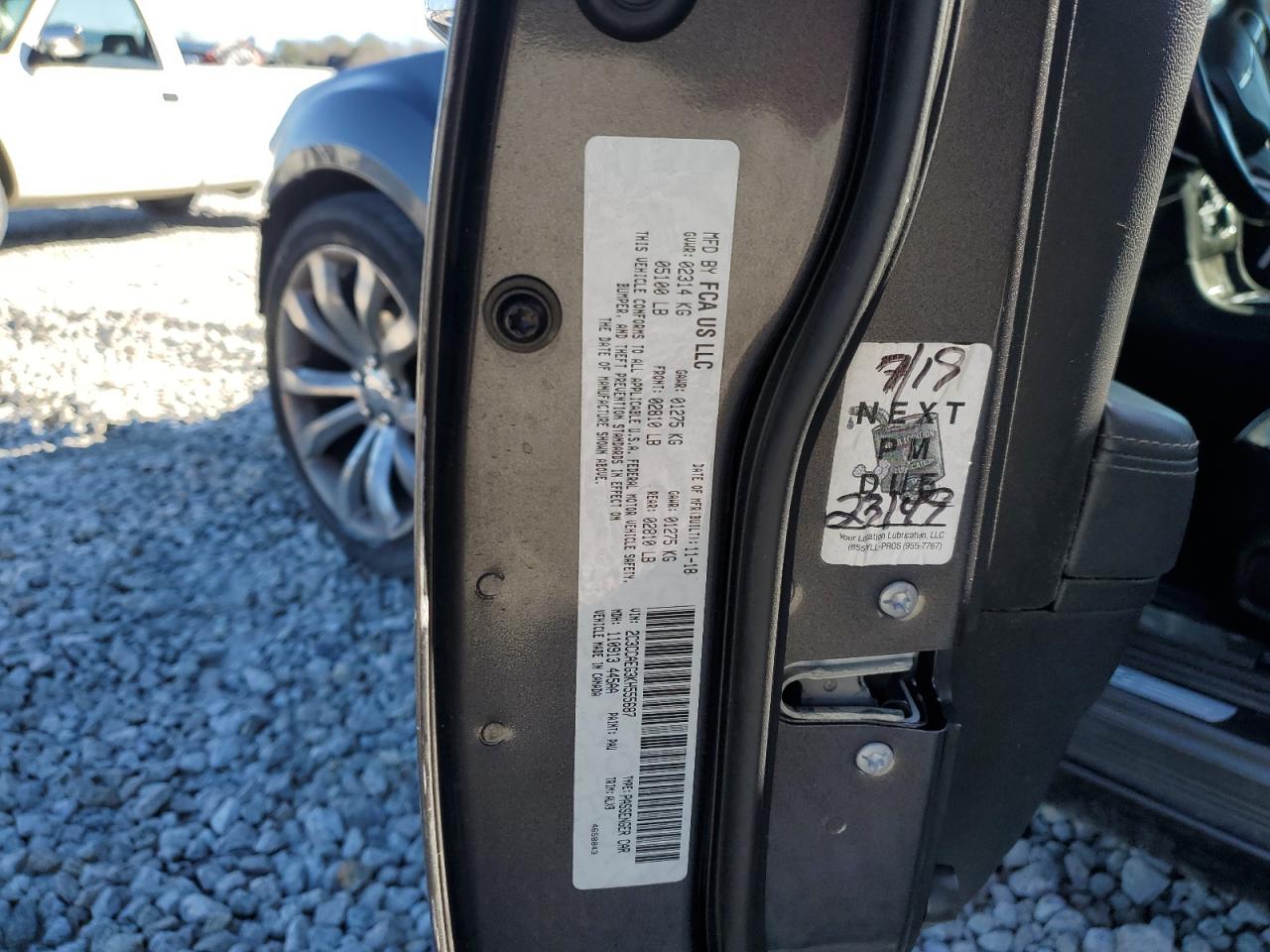 2019 Chrysler 300 - Image 12
