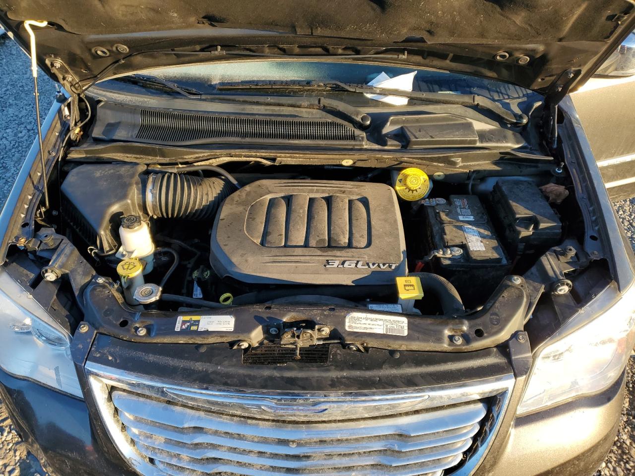 2015 Chrysler Town & Country - Image 14