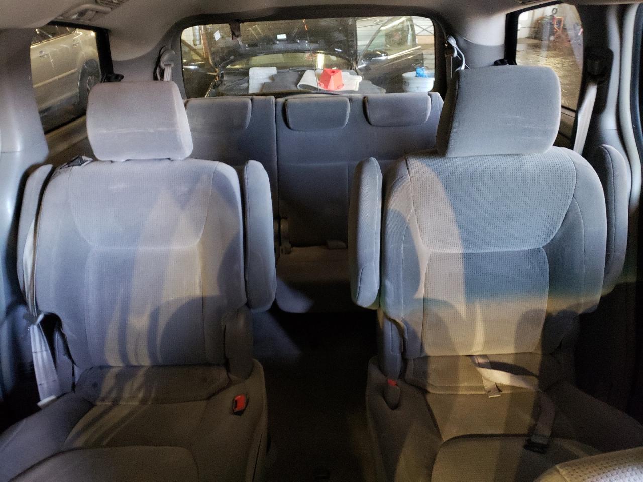 2005 Toyota Sienna - Image 10