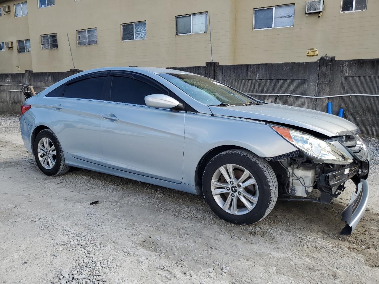 2012 Hyundai Sonata - Image 4