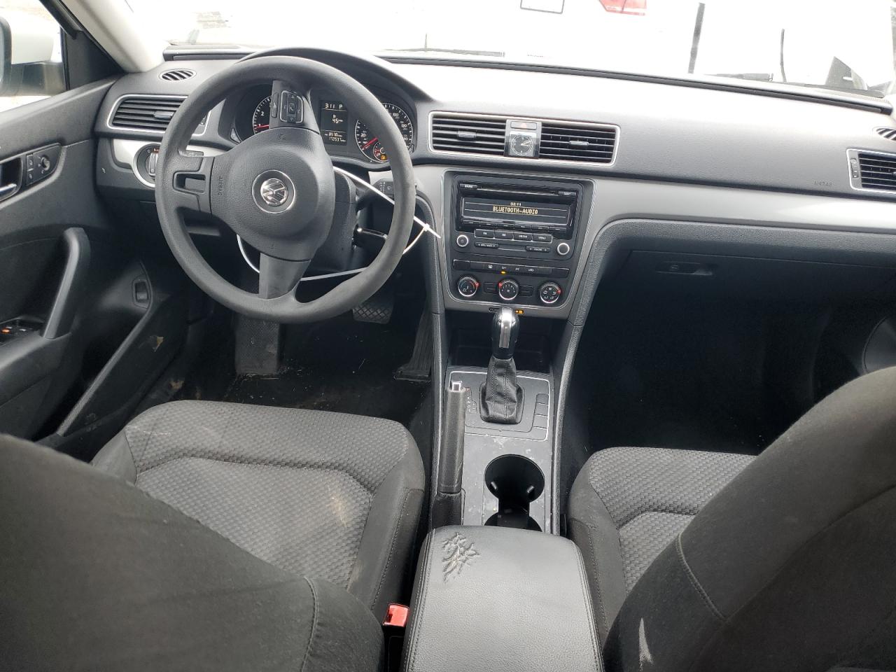 2014 Volkswagen Passat - Image 8