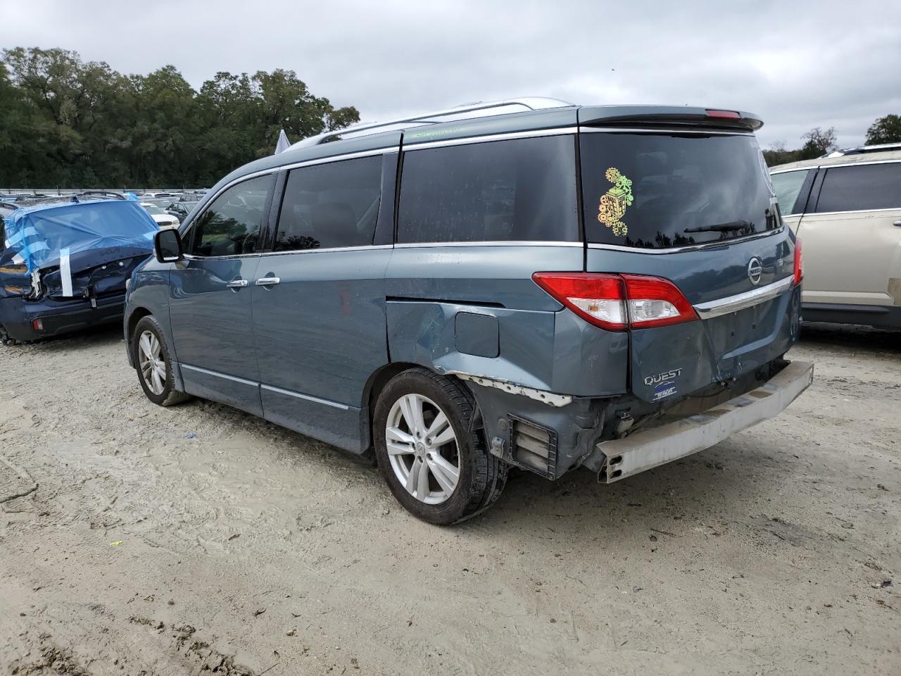 2013 Nissan Quest - Image 2
