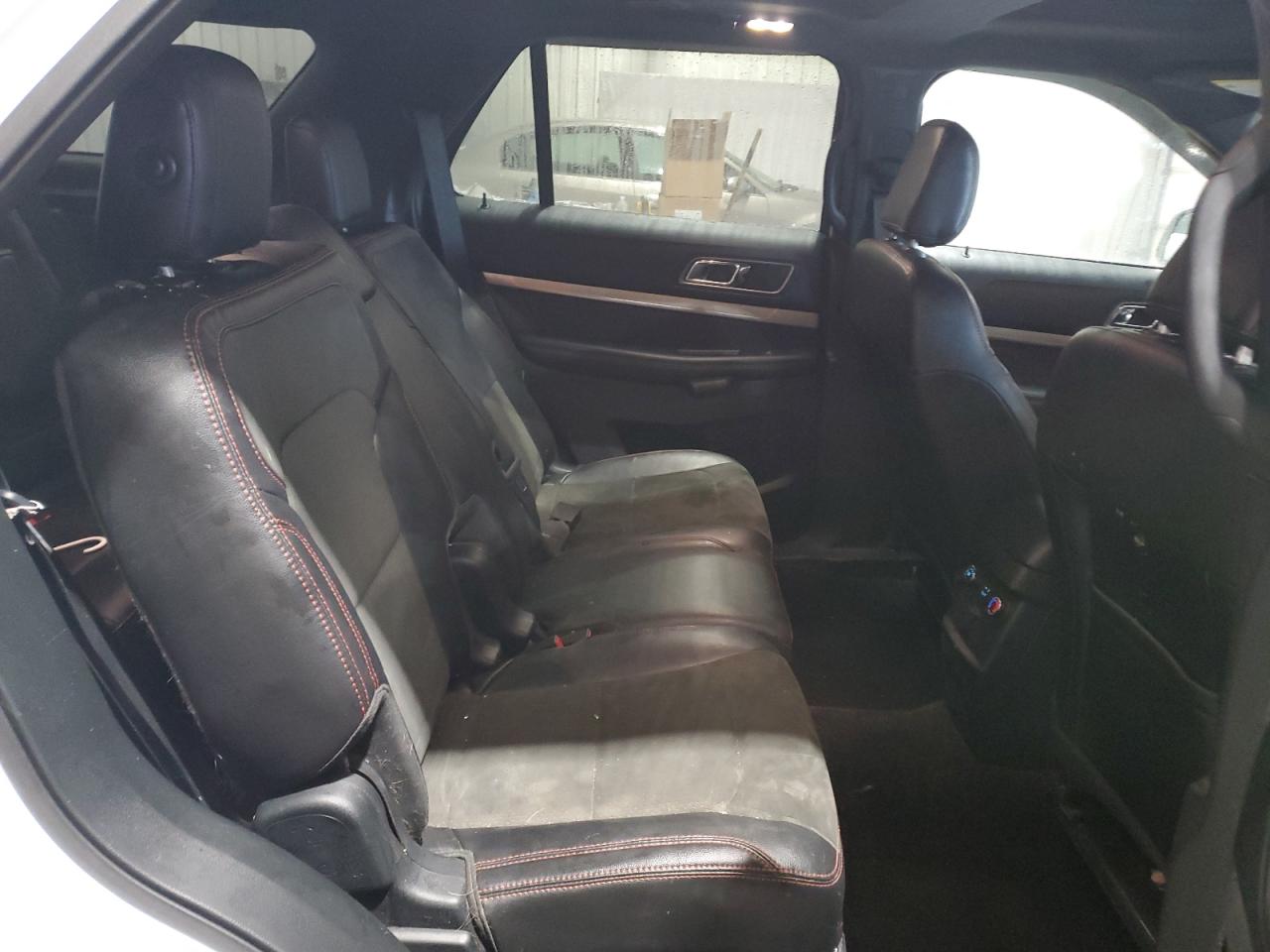 2018 Ford Explorer - Image 11