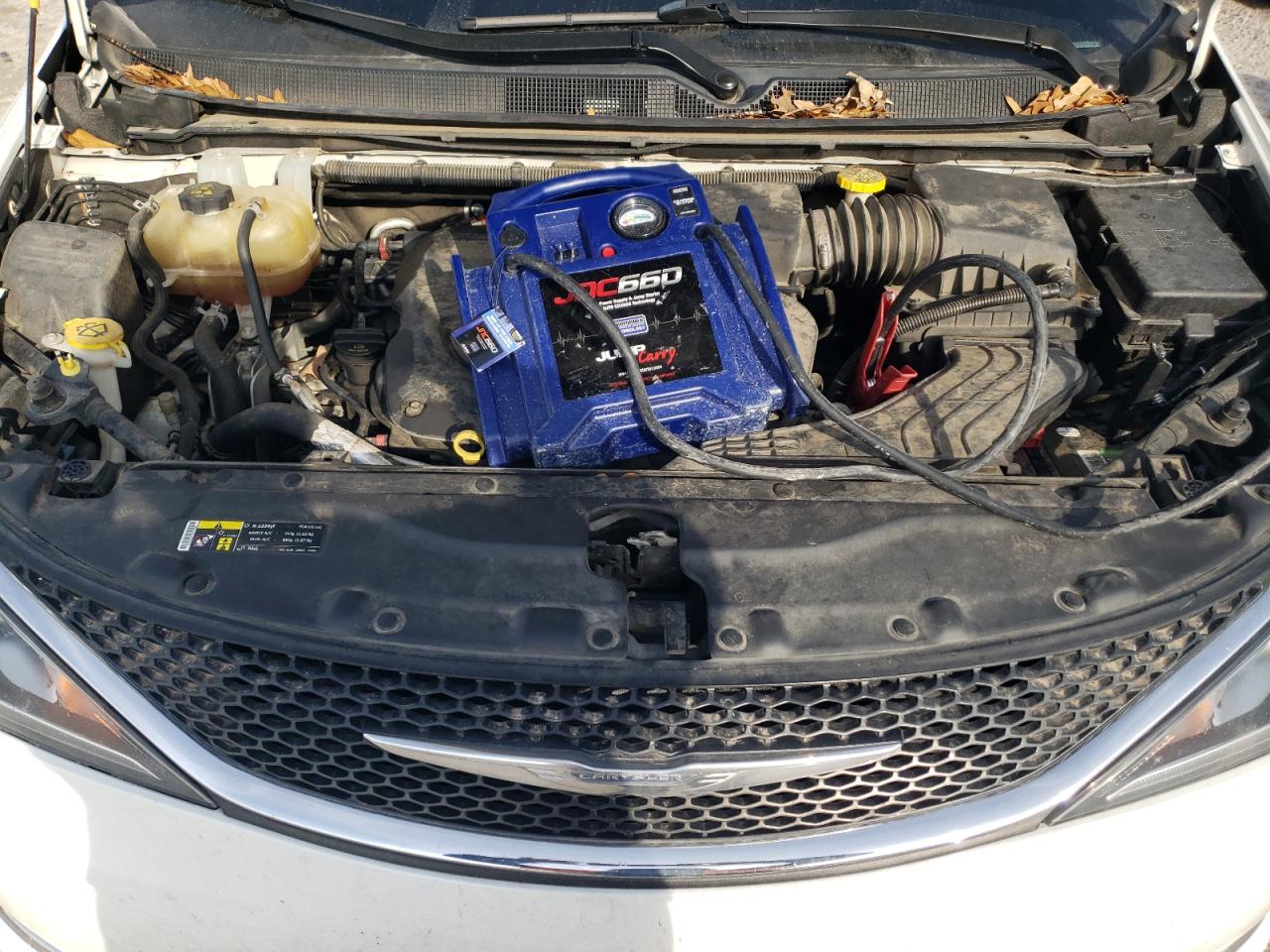 2017 Chrysler Pacifica - Image 12