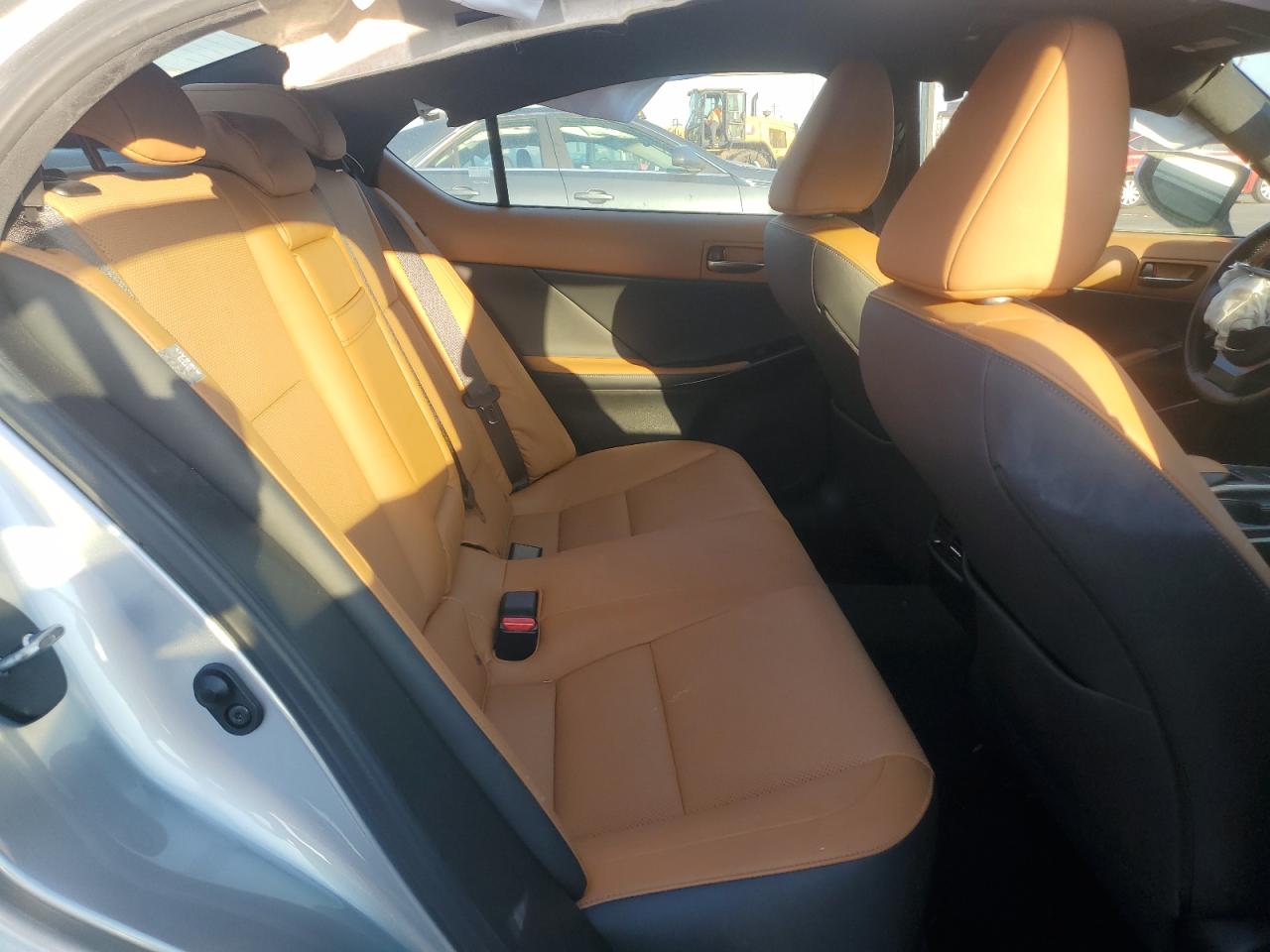 2021 Lexus IS - Image 11