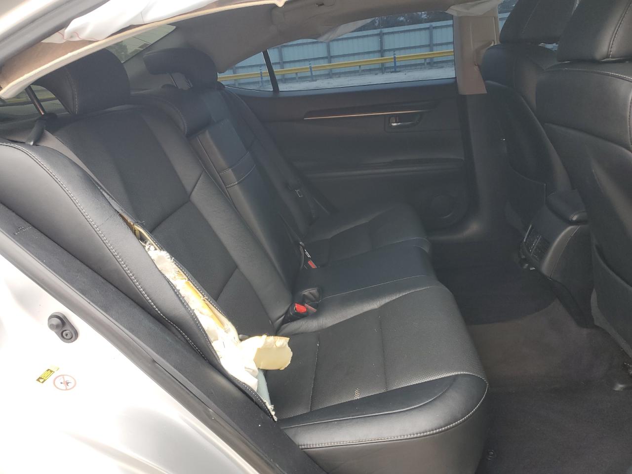2014 Lexus ES - Image 10