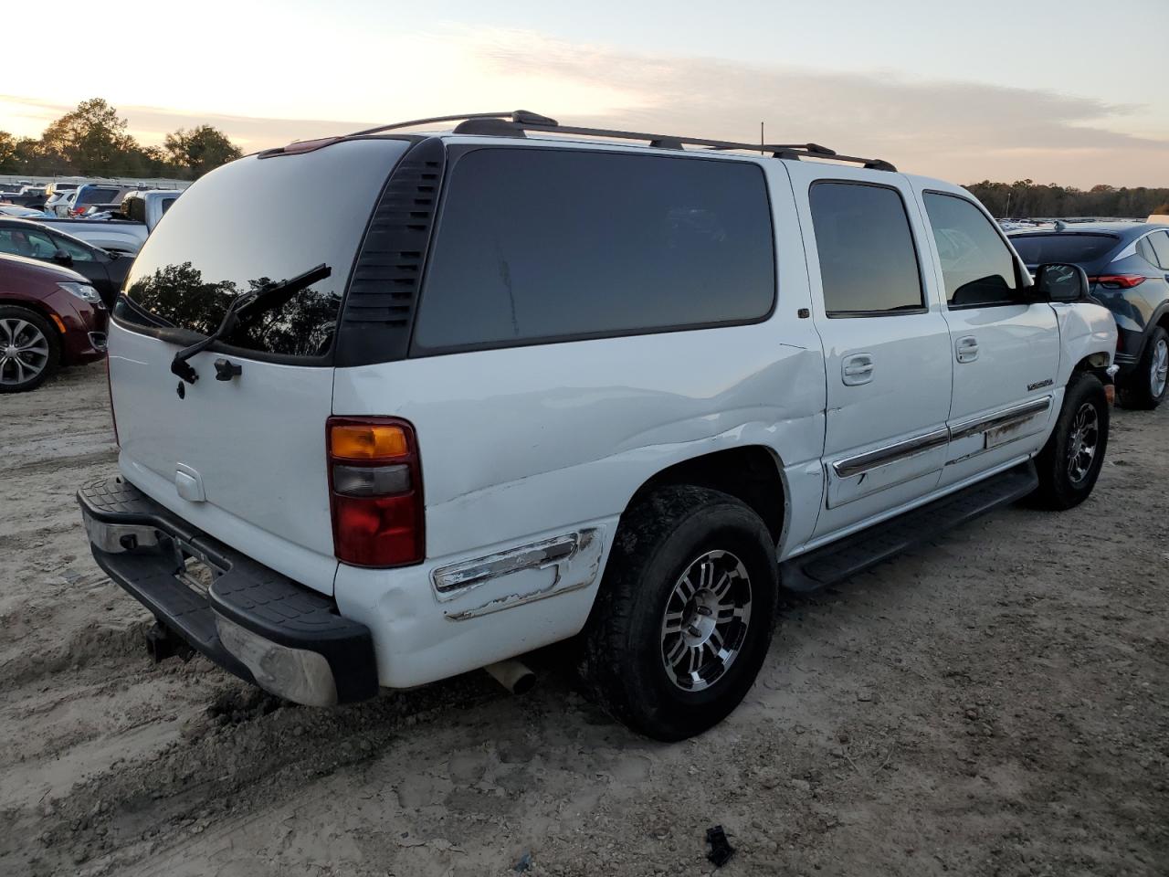 2002 GMC Yukon - Image 3