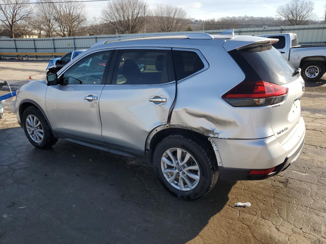 2018 Nissan Rogue - Image 2