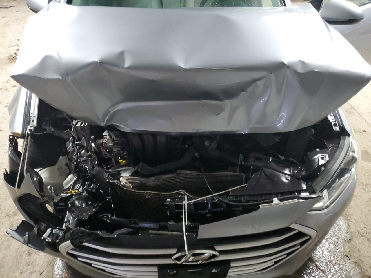 2017 Hyundai Elantra - Image 11